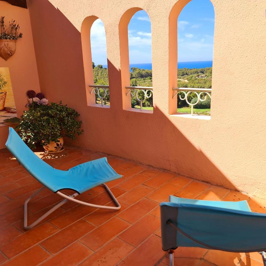 Hameau Des Amandiers - Vue Mer, Golf Et Vignes Apartment Saint-Cyr-sur-Mer Luaran gambar