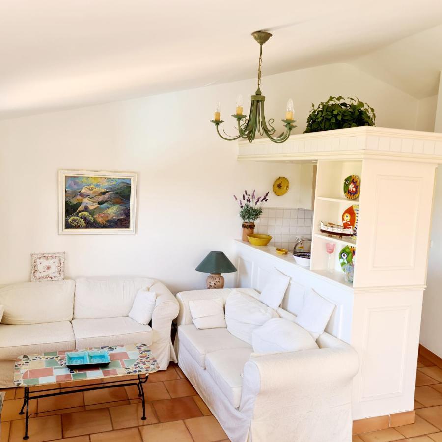 Hameau Des Amandiers - Vue Mer, Golf Et Vignes Apartment Saint-Cyr-sur-Mer Luaran gambar