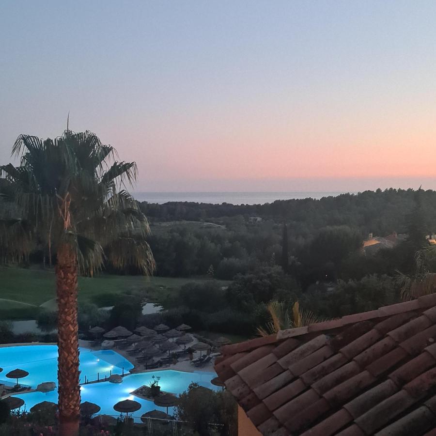Hameau Des Amandiers - Vue Mer, Golf Et Vignes Apartment Saint-Cyr-sur-Mer Luaran gambar