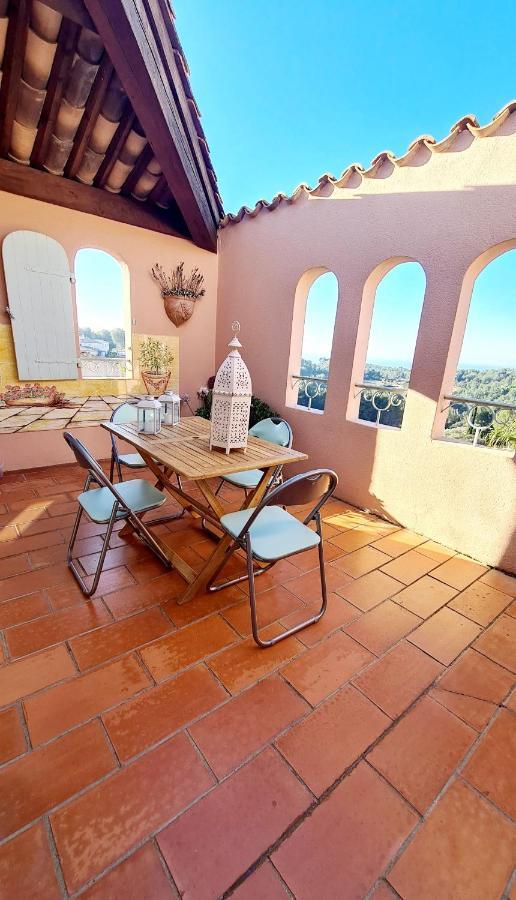 Hameau Des Amandiers - Vue Mer, Golf Et Vignes Apartment Saint-Cyr-sur-Mer Luaran gambar