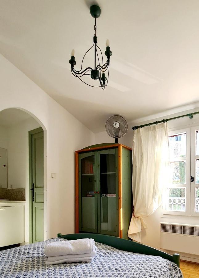 Hameau Des Amandiers - Vue Mer, Golf Et Vignes Apartment Saint-Cyr-sur-Mer Luaran gambar